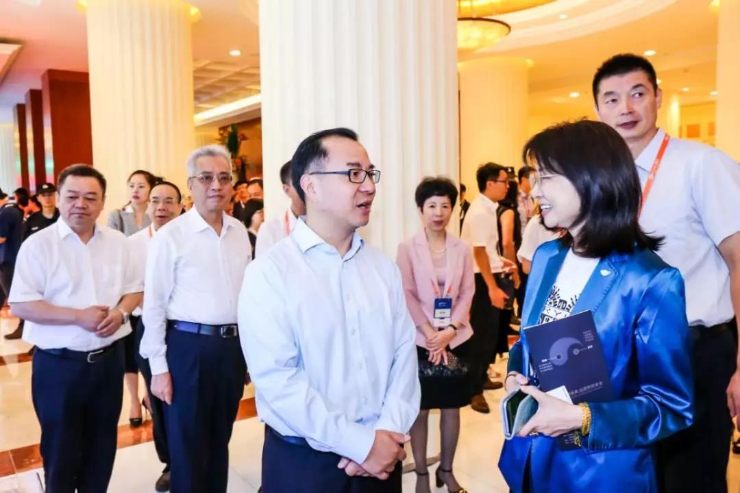 ���һ�������Ϣ�칫�Ҹ��������Һ����һ��ݰ���������ǲ�չ̨